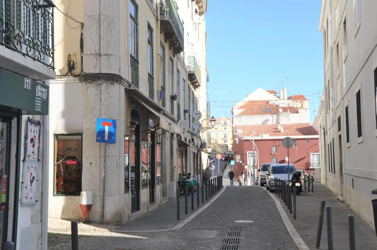 Daire Your Home At Alfama'S Heart Lisboa